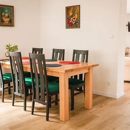 Pod 12-stka شقة *